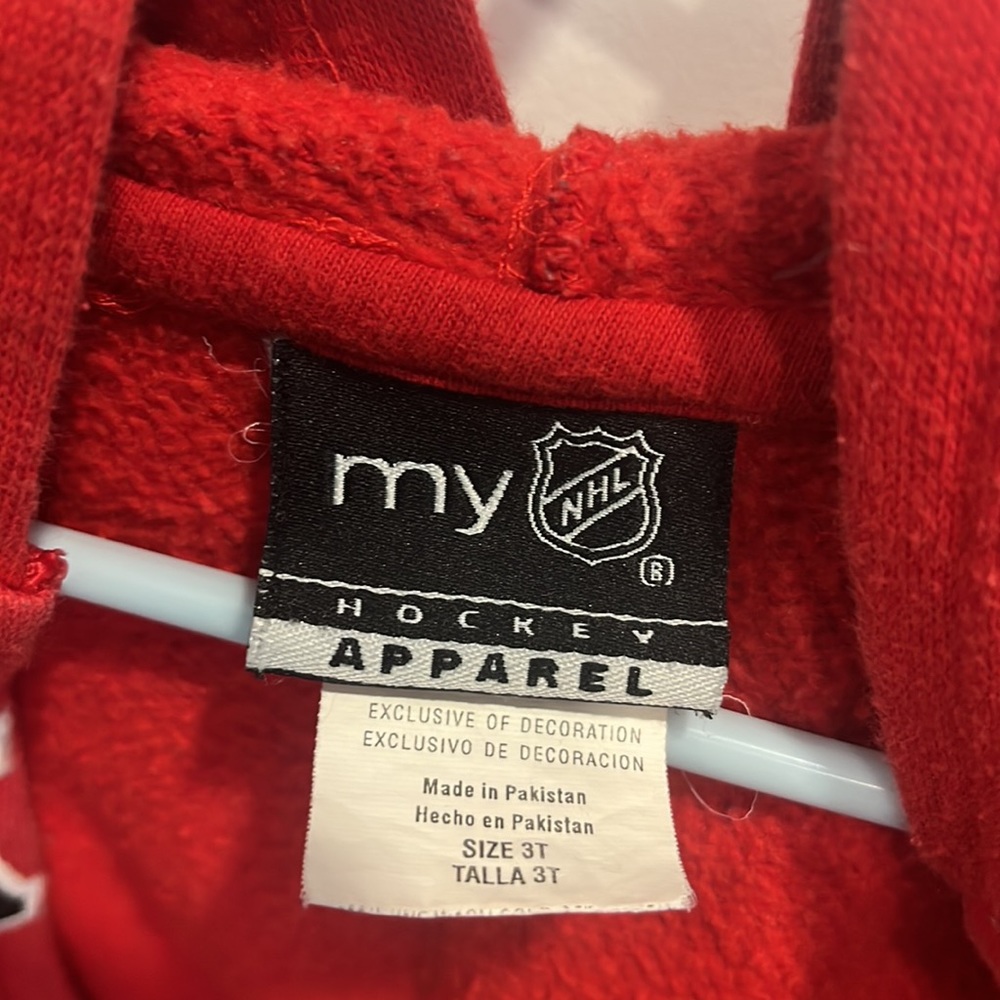 Chicago Blackhawks zip up‎ sweatshirt - Picture 3 of 5